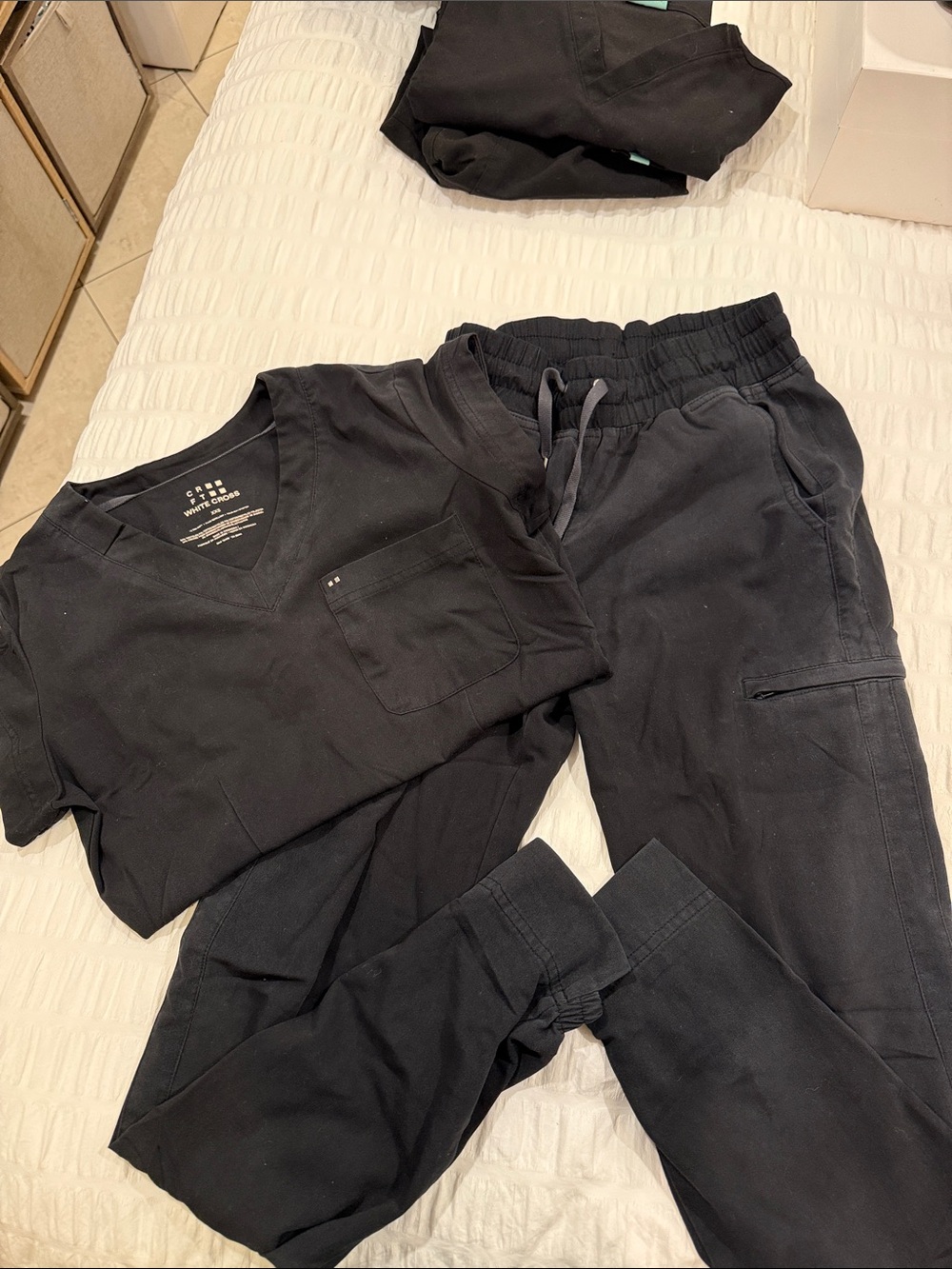 White cross CR FT medical women scrub set